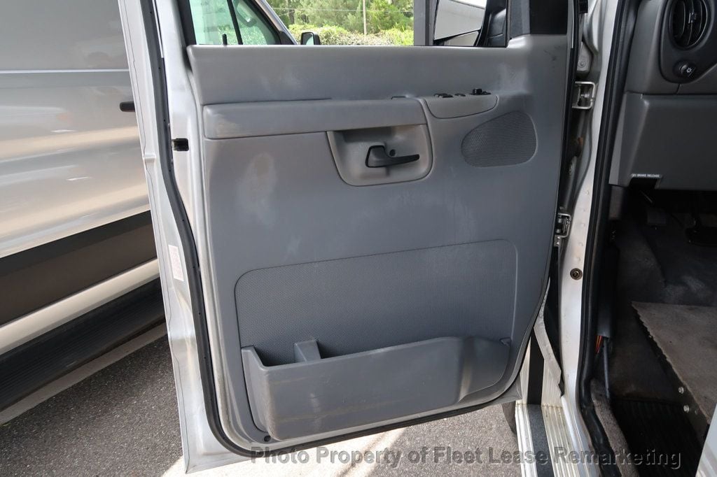 2005 Ford Econoline Cargo Van E250 Cargo Vans Handicap Lift  - 22887105 - 11