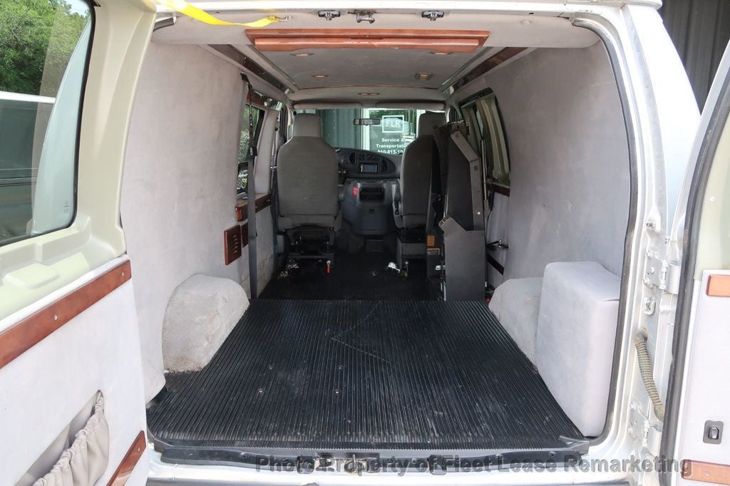 2005 Ford Econoline Cargo Van E250 Cargo Vans Handicap Lift  - 22887105 - 13