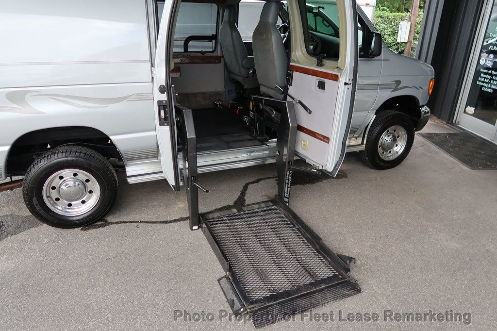 2005 Ford Econoline Cargo Van E250 Cargo Vans Handicap Lift  - 22887105 - 16