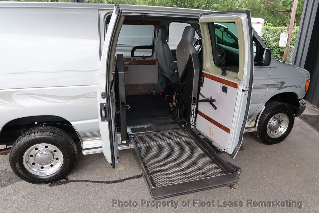 2005 Ford Econoline Cargo Van E250 Cargo Vans Handicap Lift  - 22887105 - 17
