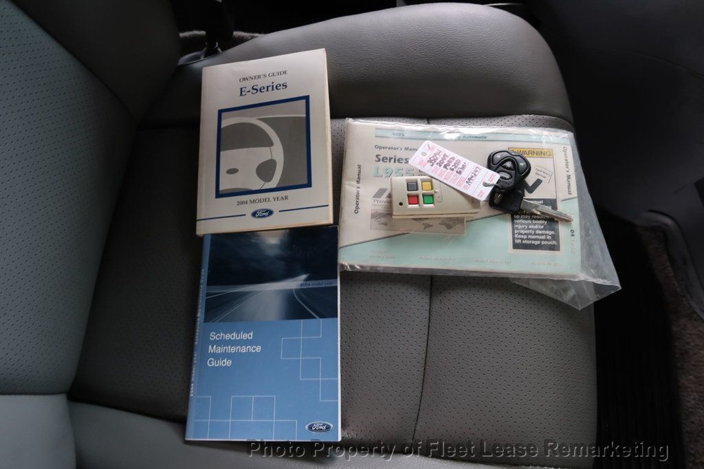 2005 Ford Econoline Cargo Van E250 Cargo Vans Handicap Lift  - 22887105 - 31