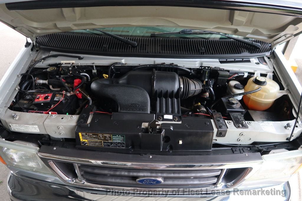 2005 Ford Econoline Cargo Van E250 Cargo Vans Handicap Lift  - 22887105 - 33