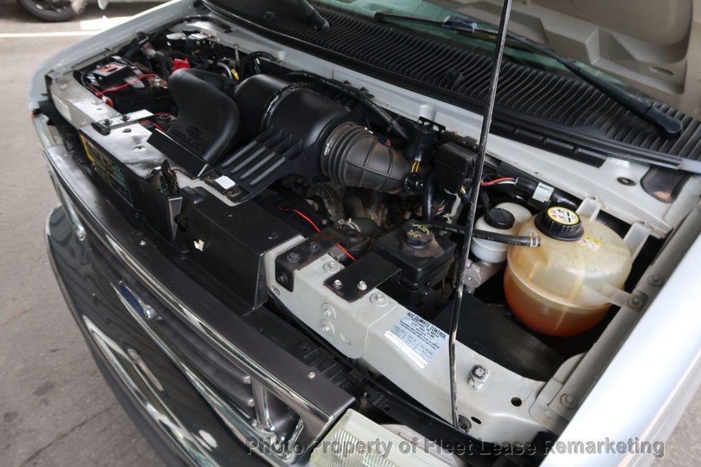 2005 Ford Econoline Cargo Van E250 Cargo Vans Handicap Lift  - 22887105 - 34