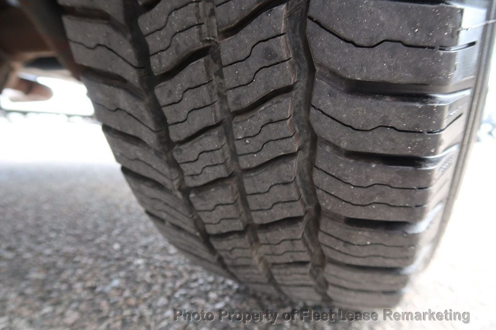 2005 Ford Econoline Cargo Van E250 Cargo Vans Handicap Lift  - 22887105 - 37