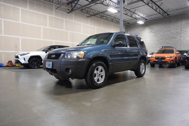 2005 Ford Escape 4dr 103" WB 3.0L XLT 4WD - 23041132 - 1