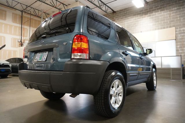 2005 Ford Escape 4dr 103" WB 3.0L XLT 4WD - 23041132 - 3