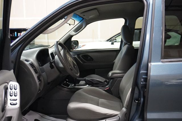 2005 Ford Escape 4dr 103" WB 3.0L XLT 4WD - 23041132 - 5