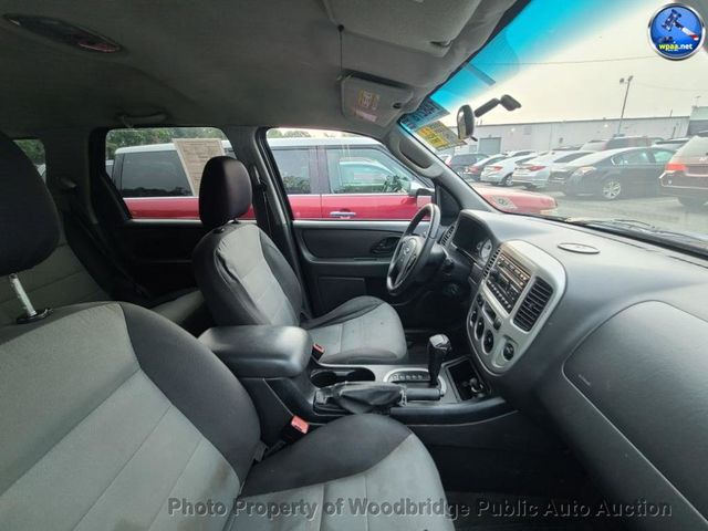 2005 Ford Escape XLS - 23055447 - 10