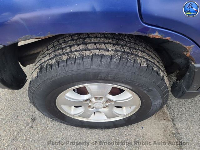 2005 Ford Escape XLS - 23055447 - 13