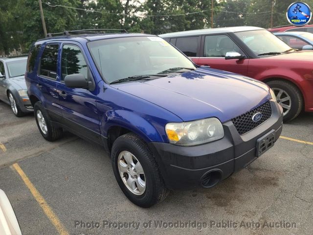 2005 Ford Escape XLS - 23055447 - 2