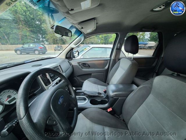 2005 Ford Escape XLS - 23055447 - 7