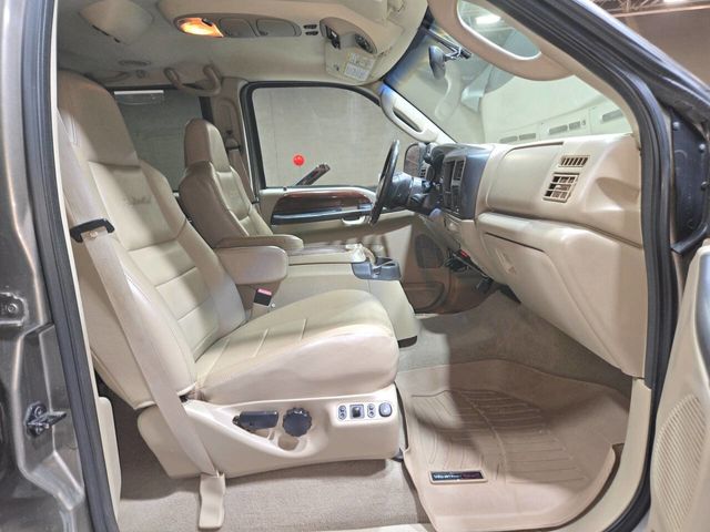 2005 Ford Excursion 137" WB 6.0L Limited 4WD - 22991761 - 9