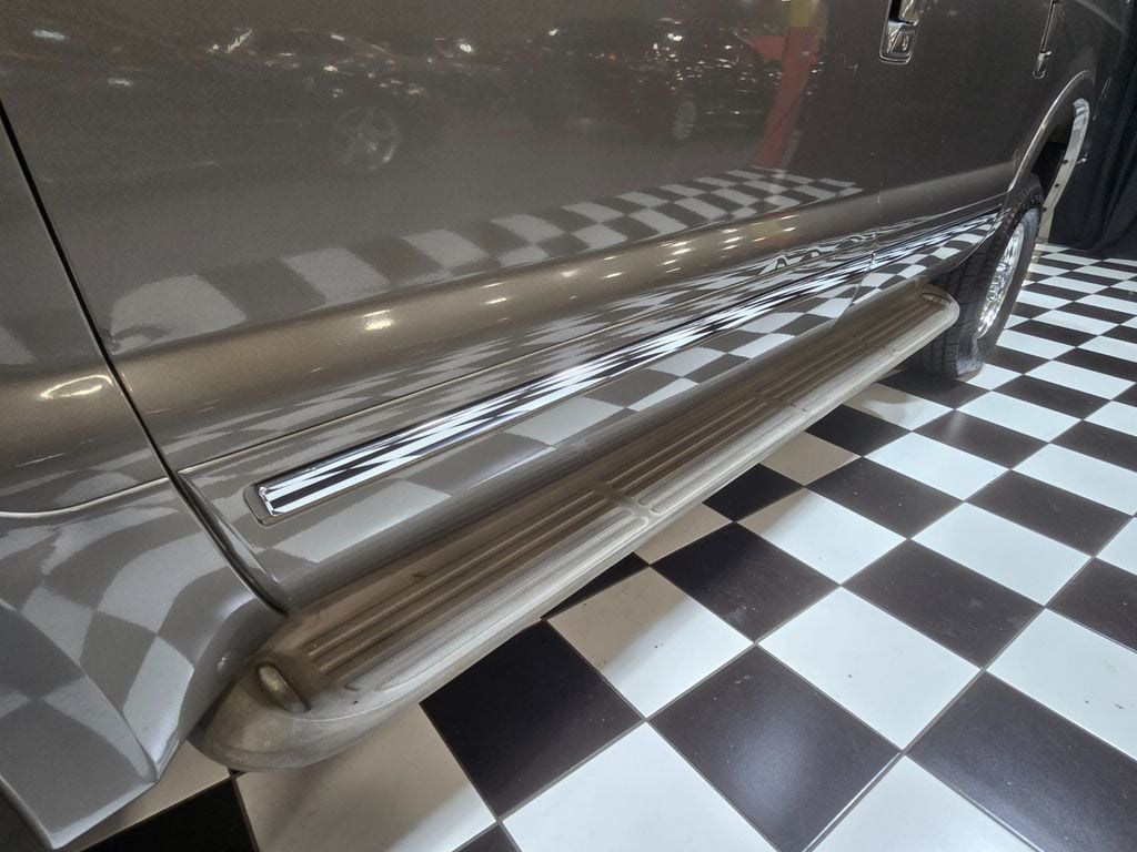 2005 Ford Excursion 137" WB 6.0L Limited 4WD - 22991761 - 20