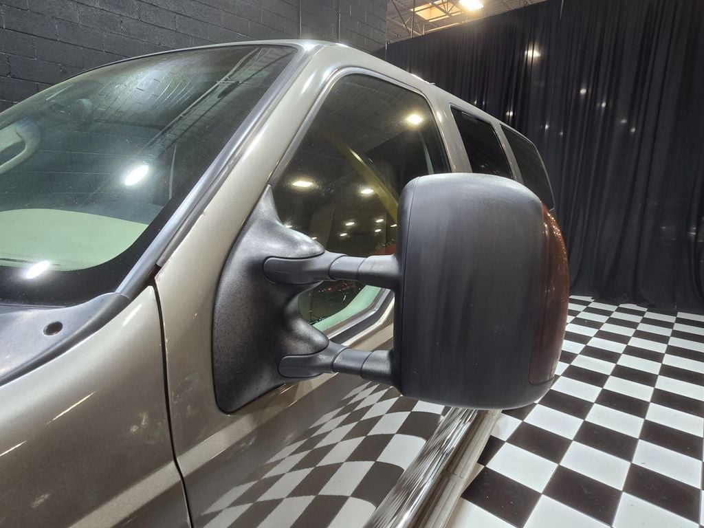 2005 Ford Excursion 137" WB 6.0L Limited 4WD - 22991761 - 24