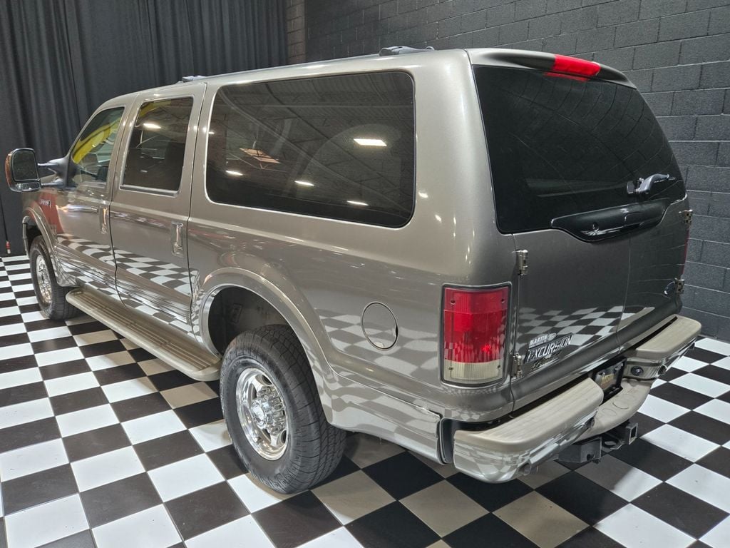2005 Ford Excursion 137" WB 6.0L Limited 4WD - 22991761 - 2