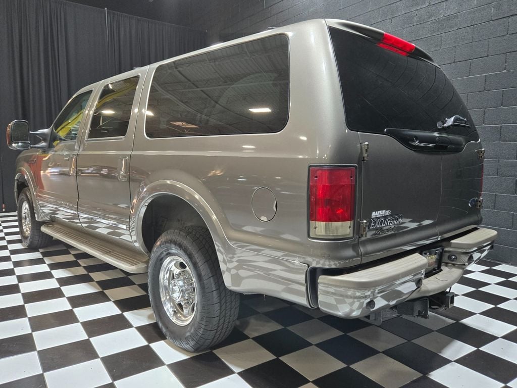 2005 Ford Excursion 137" WB 6.0L Limited 4WD - 22991761 - 35