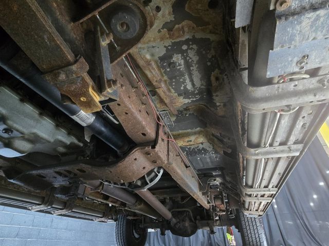 2005 Ford Excursion 137" WB 6.0L Limited 4WD - 22991761 - 39