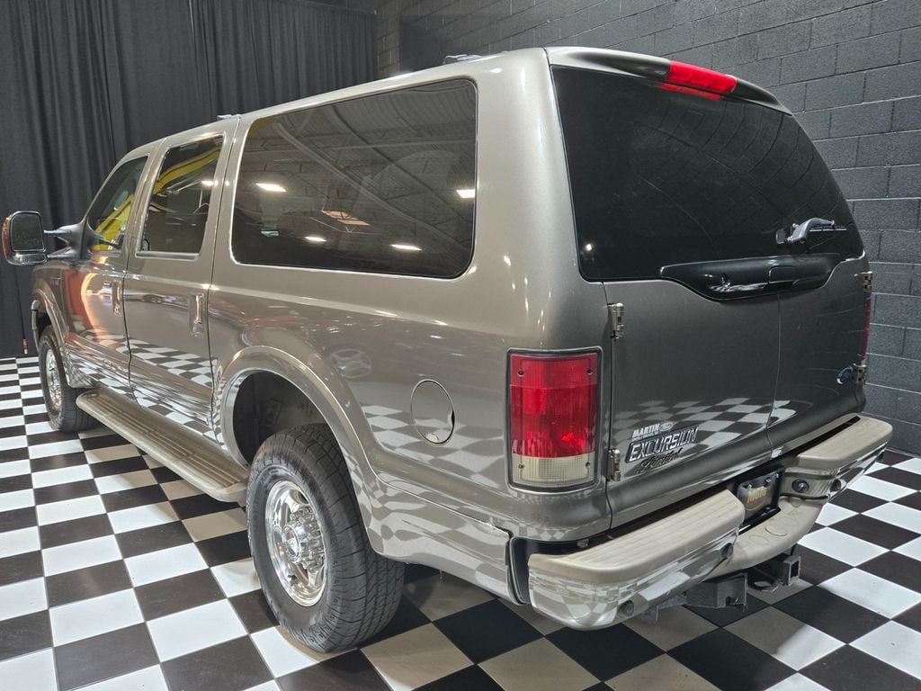 2005 Ford Excursion 137" WB 6.0L Limited 4WD - 22991761 - 40