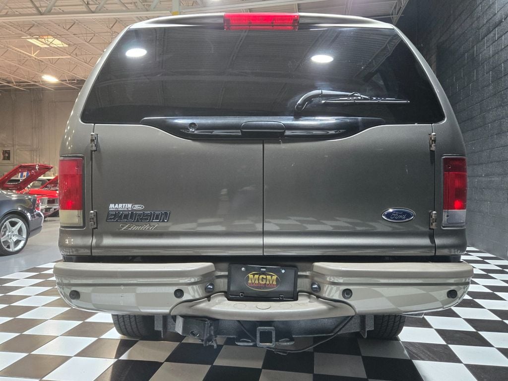 2005 Ford Excursion 137" WB 6.0L Limited 4WD - 22991761 - 45