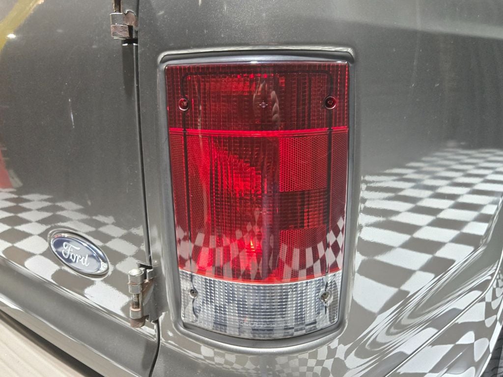 2005 Ford Excursion 137" WB 6.0L Limited 4WD - 22991761 - 55