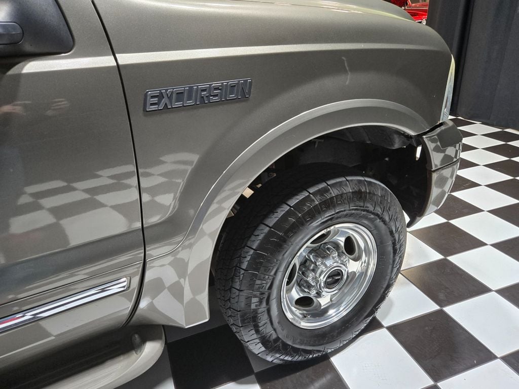 2005 Ford Excursion 137" WB 6.0L Limited 4WD - 22991761 - 65