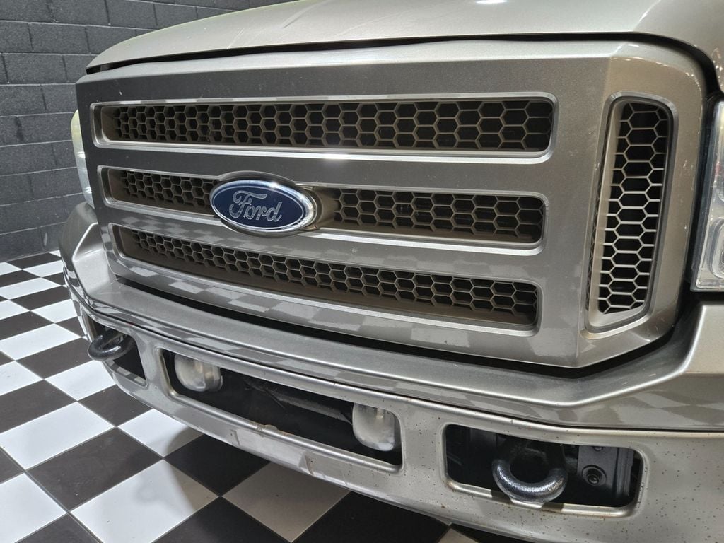 2005 Ford Excursion 137" WB 6.0L Limited 4WD - 22991761 - 72