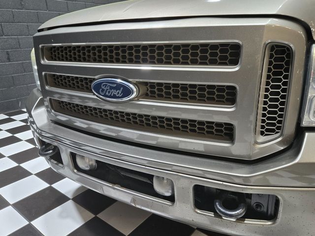 2005 Ford Excursion 137" WB 6.0L Limited 4WD - 22991761 - 72