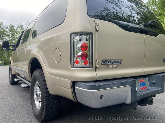 2005 Ford Excursion 137" WB 6.0L Limited 4WD - 22442625 - 21