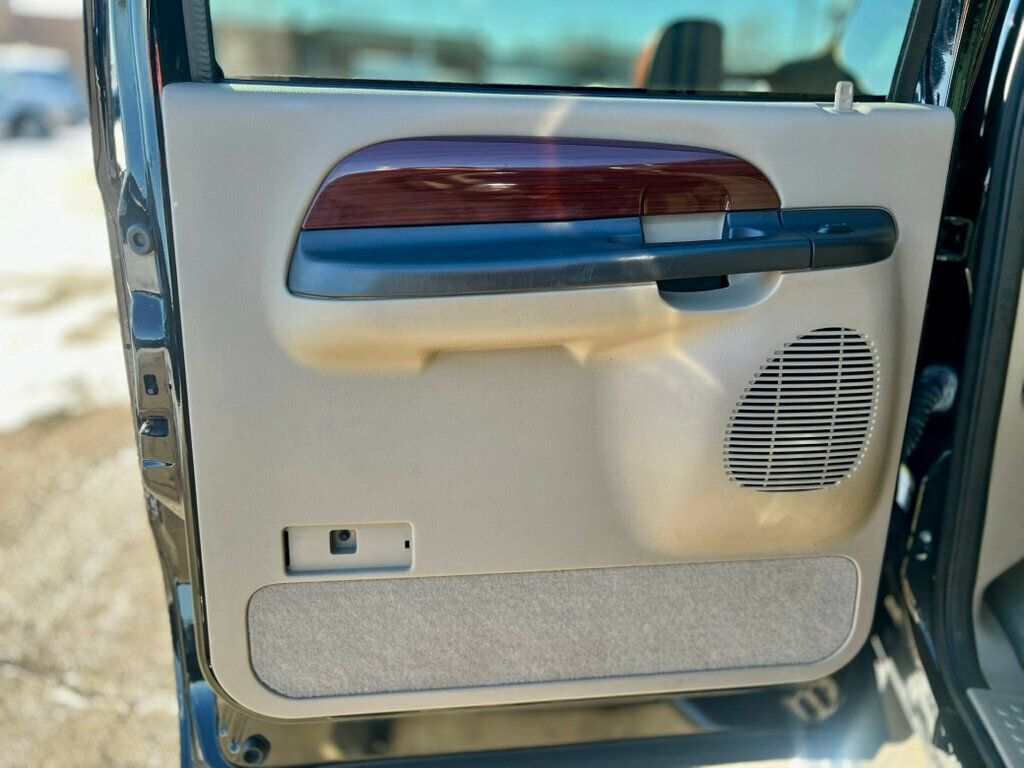 2005 Ford Excursion 137" WB 6.8L Limited 4WD - 22961186 - 11