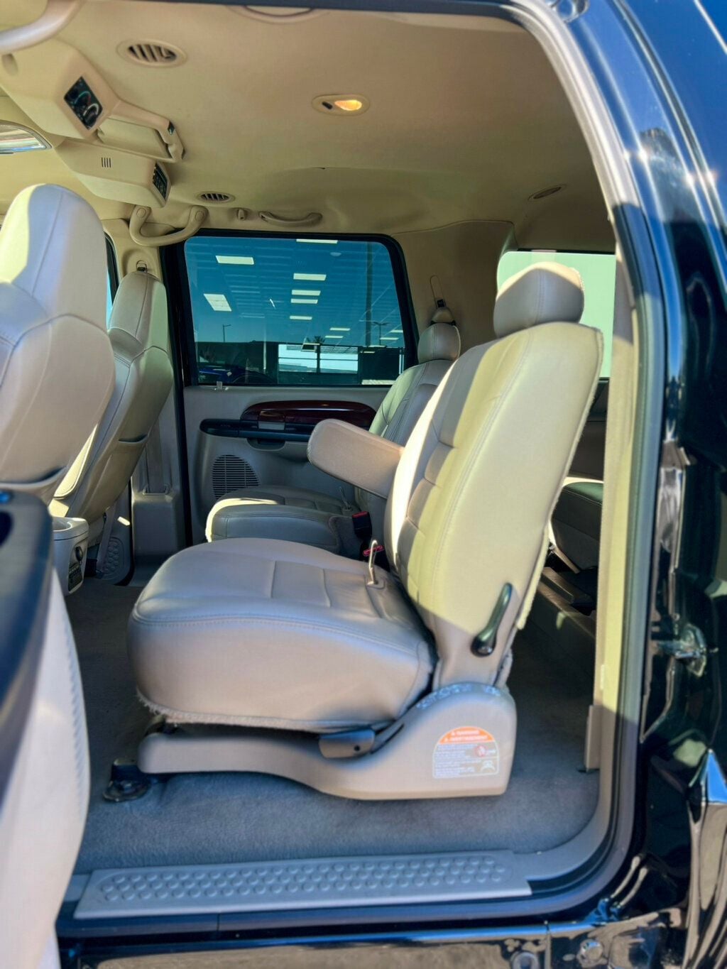 2005 Ford Excursion 137" WB 6.8L Limited 4WD - 22961186 - 12