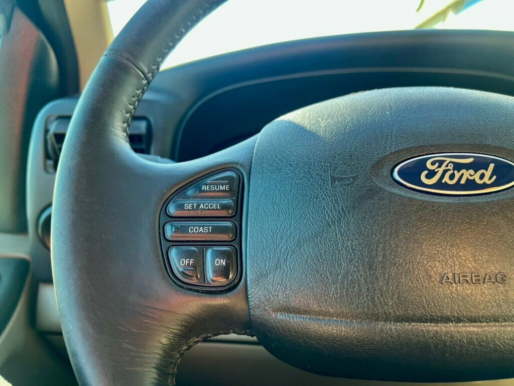 2005 Ford Excursion 137" WB 6.8L Limited 4WD - 22961186 - 17