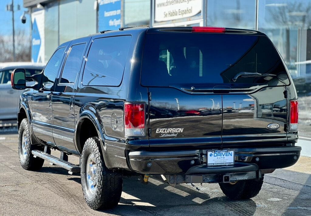 2005 Ford Excursion 137" WB 6.8L Limited 4WD - 22961186 - 2