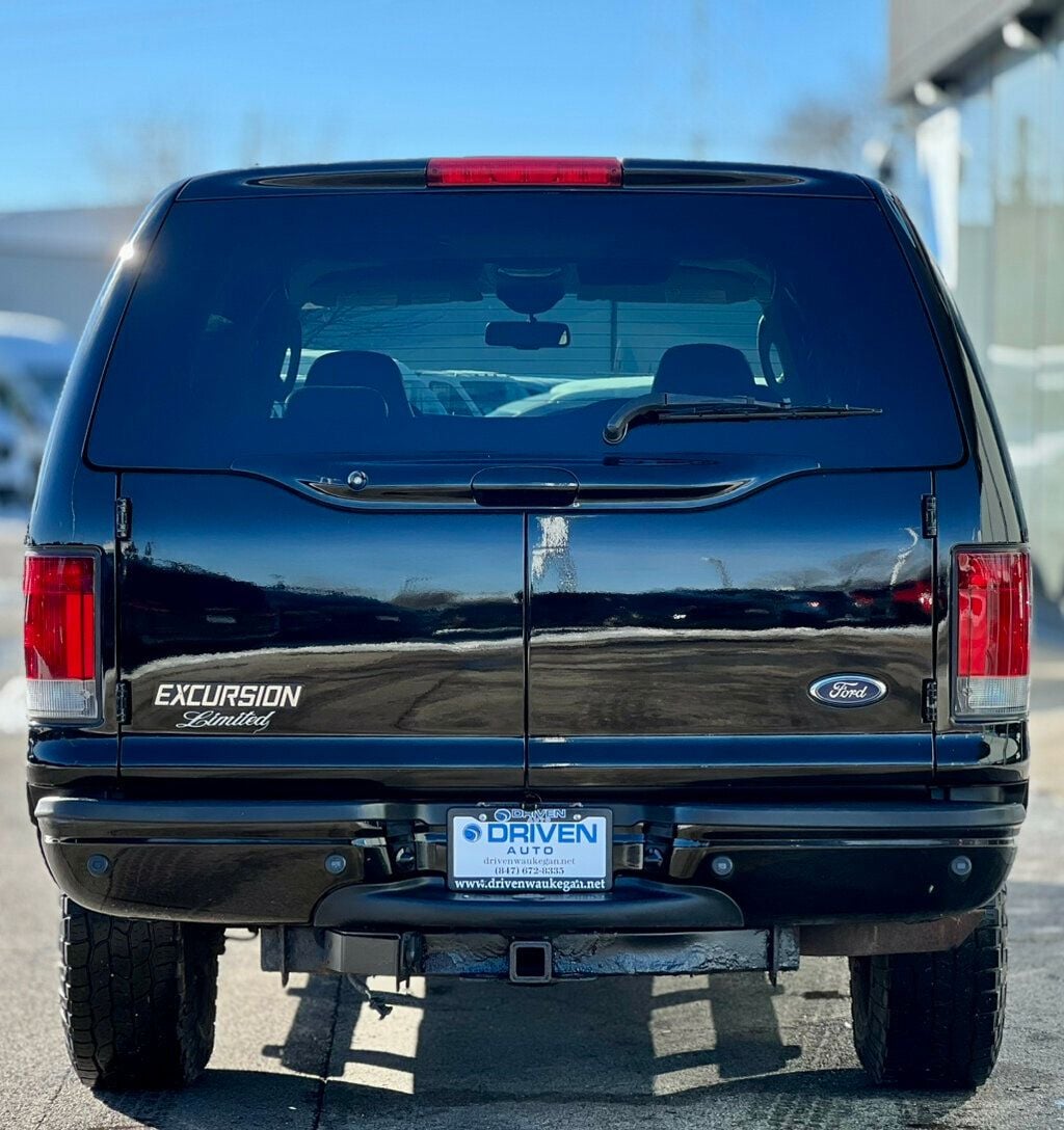 2005 Ford Excursion 137" WB 6.8L Limited 4WD - 22961186 - 30