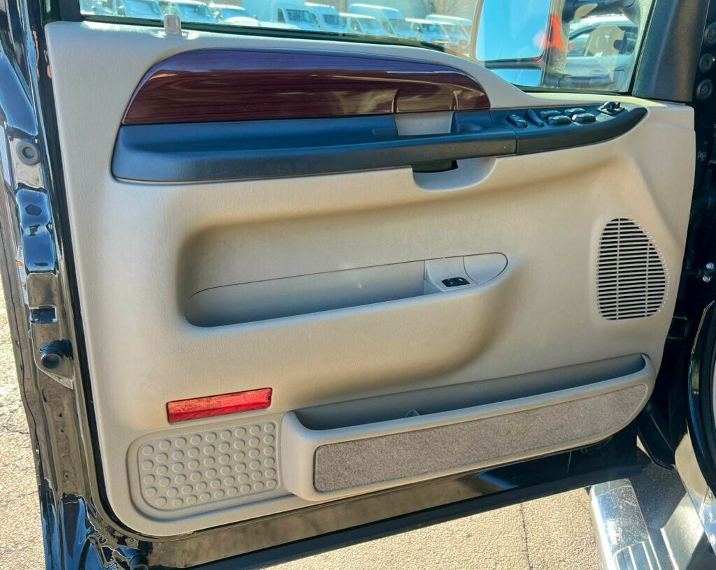 2005 Ford Excursion 137" WB 6.8L Limited 4WD - 22961186 - 8