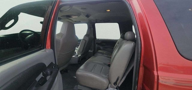 2005 Ford Excursion 137" WB 6.8L XLT 4WD - 22994638 - 7