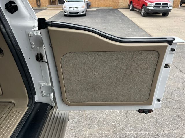 2005 Ford Excursion Eddie Bauer Powerstroke Turbo Diesel 4x4 - 22949196 - 37