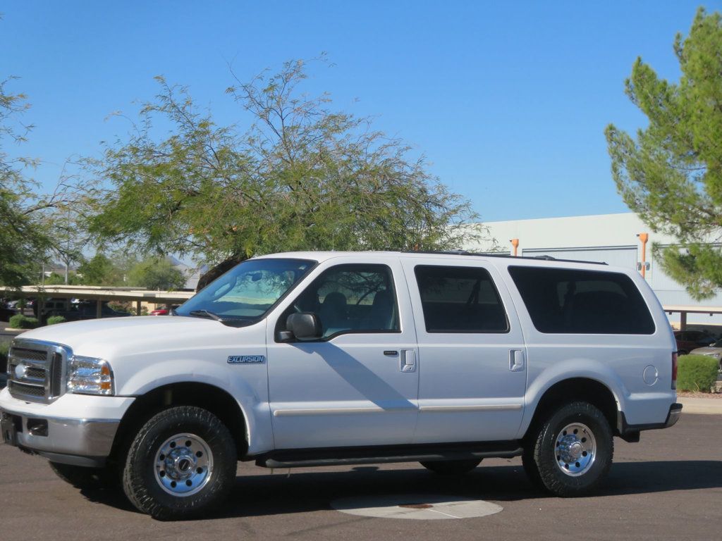 2005 Ford Excursion EXTRA CLEAN 4X4 EXCURSION LOW MILES ONLY 125K THIRD ROW SEATING  - 22951509 | Video 1
