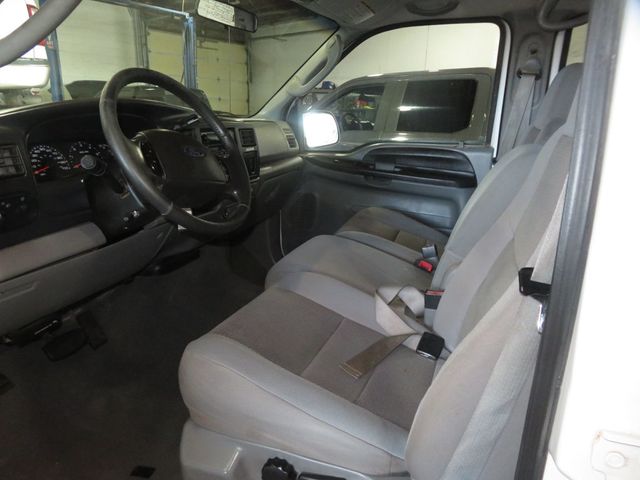 2005 Ford Excursion EXTRA CLEAN 4X4 EXCURSION LOW MILES ONLY 125K THIRD ROW SEATING  - 22951509 - 18