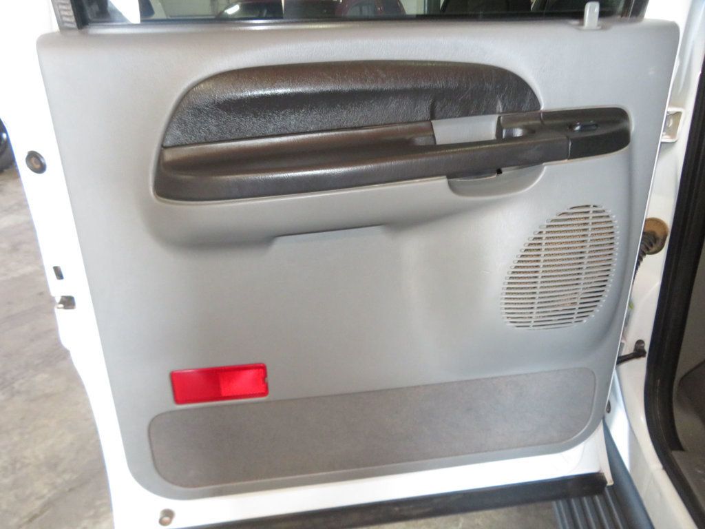 2005 Ford Excursion EXTRA CLEAN 4X4 EXCURSION LOW MILES ONLY 125K THIRD ROW SEATING  - 22951509 - 21