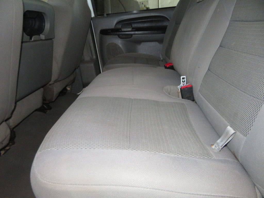 2005 Ford Excursion EXTRA CLEAN 4X4 EXCURSION LOW MILES ONLY 125K THIRD ROW SEATING  - 22951509 - 24