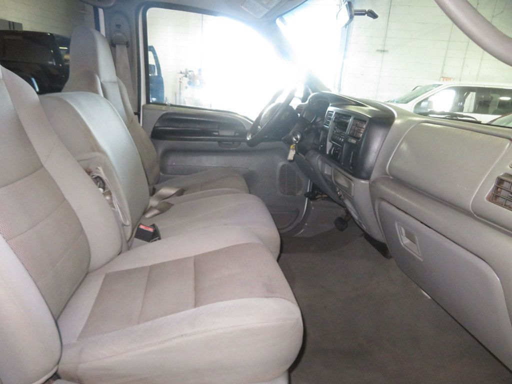 2005 Ford Excursion EXTRA CLEAN 4X4 EXCURSION LOW MILES ONLY 125K THIRD ROW SEATING  - 22951509 - 34