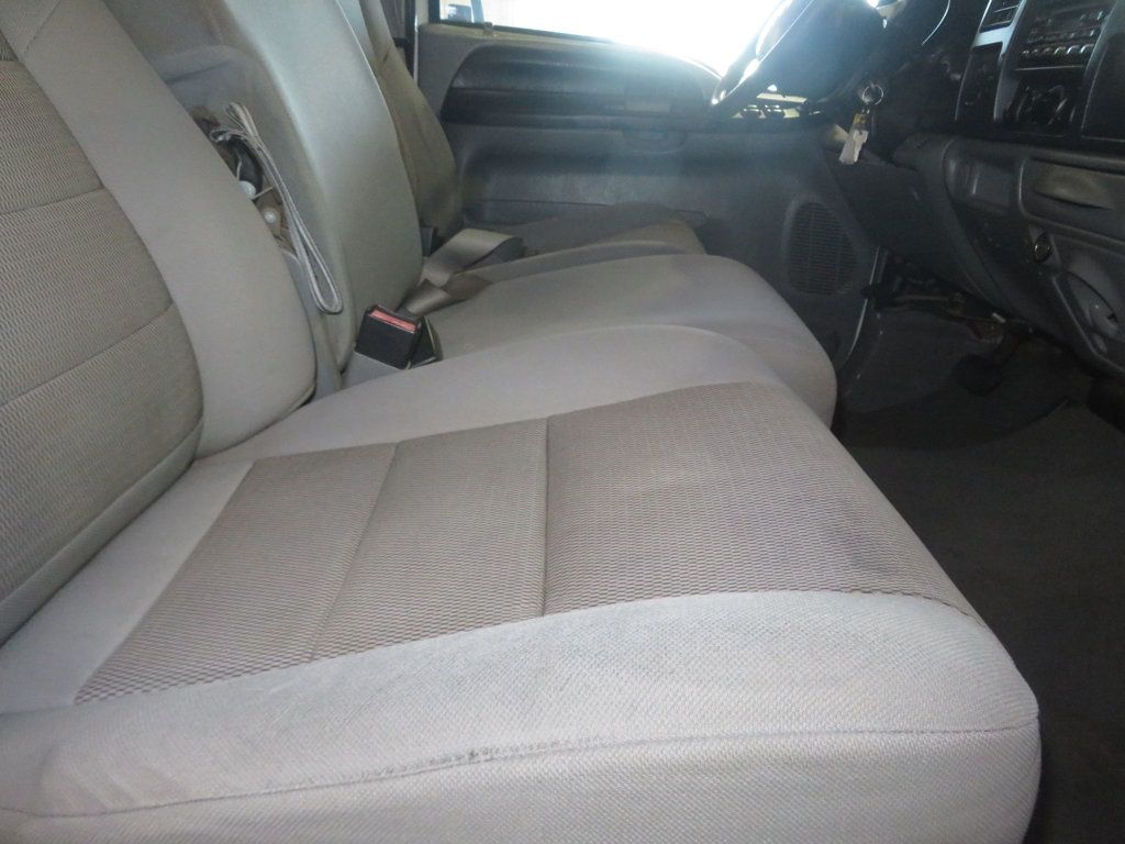 2005 Ford Excursion EXTRA CLEAN 4X4 EXCURSION LOW MILES ONLY 125K THIRD ROW SEATING  - 22951509 - 37