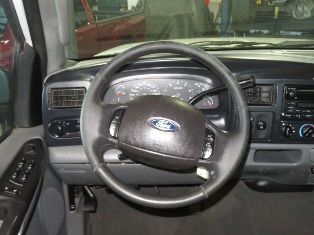 2005 Ford Excursion EXTRA CLEAN 4X4 EXCURSION LOW MILES ONLY 125K THIRD ROW SEATING  - 22951509 - 38