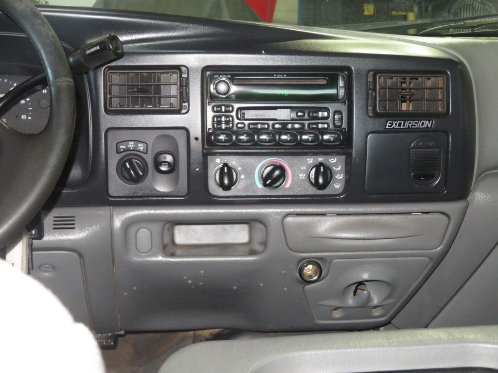 2005 Ford Excursion EXTRA CLEAN 4X4 EXCURSION LOW MILES ONLY 125K THIRD ROW SEATING  - 22951509 - 40