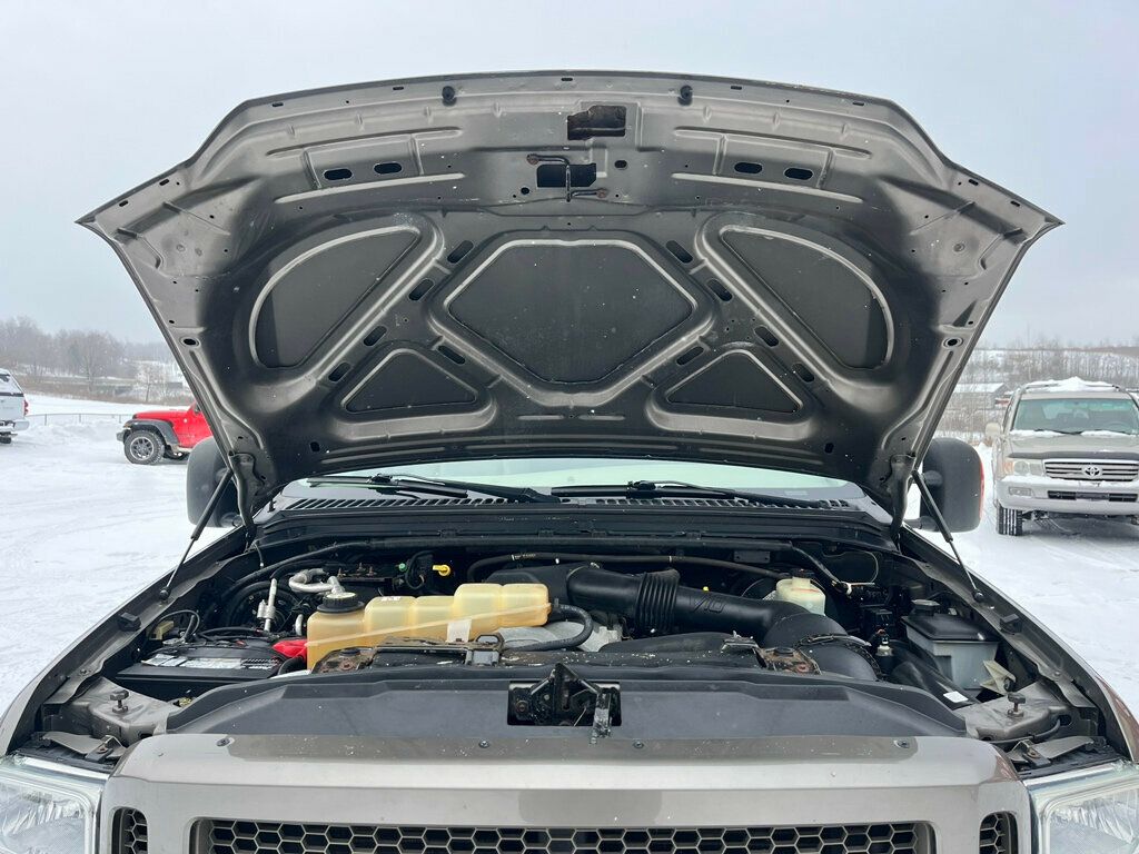 2005 Ford Excursion Limited V10 4x4 1-Owner - 22969113 - 12