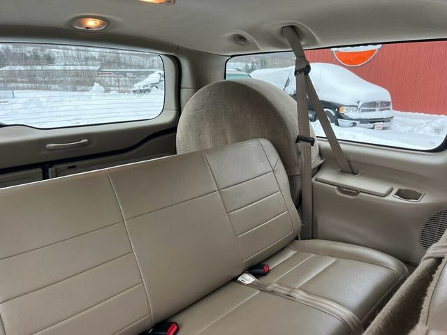 2005 Ford Excursion Limited V10 4x4 1-Owner - 22969113 - 16
