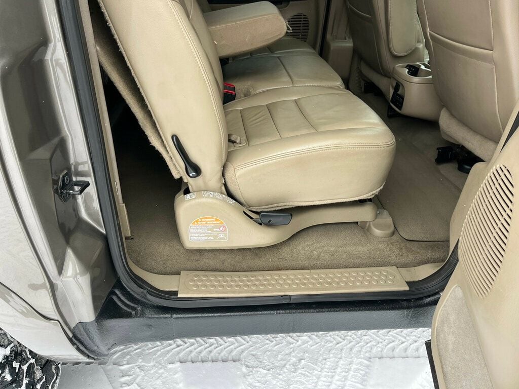 2005 Ford Excursion Limited V10 4x4 1-Owner - 22969113 - 20