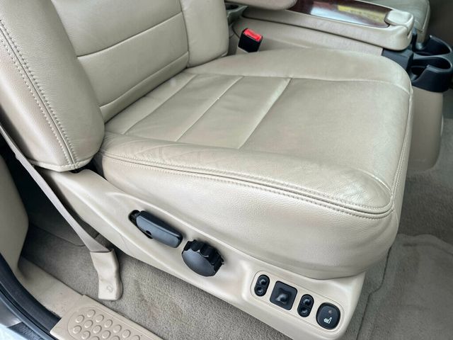 2005 Ford Excursion Limited V10 4x4 1-Owner - 22969113 - 25