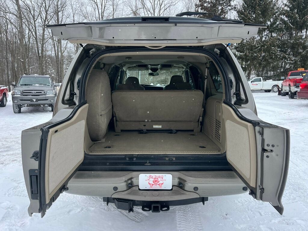 2005 Ford Excursion Limited V10 4x4 1-Owner - 22969113 - 28