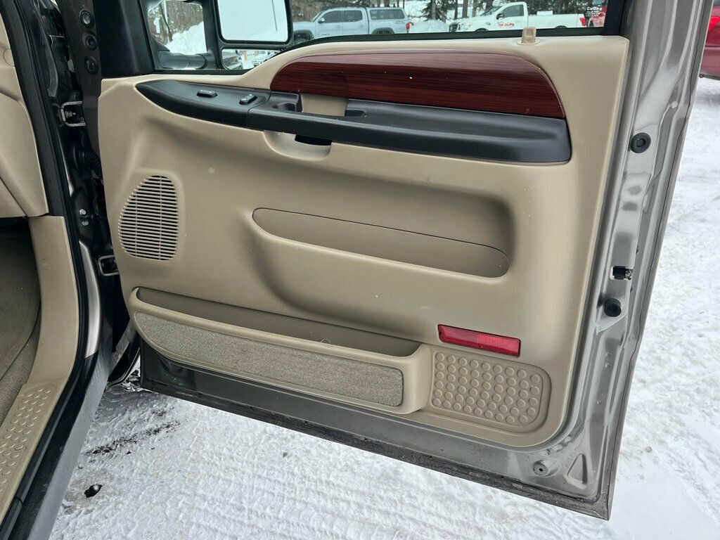 2005 Ford Excursion Limited V10 4x4 1-Owner - 22969113 - 30